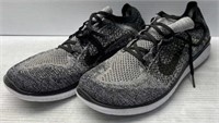 Sz 13 Men's Nike Shoes - Like New