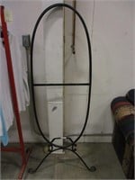Metal Oval Frame