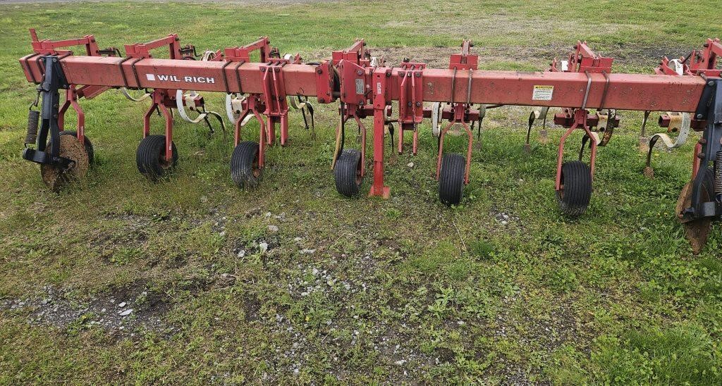 WIL-RICH 6 ROW CULTIVATOR ***