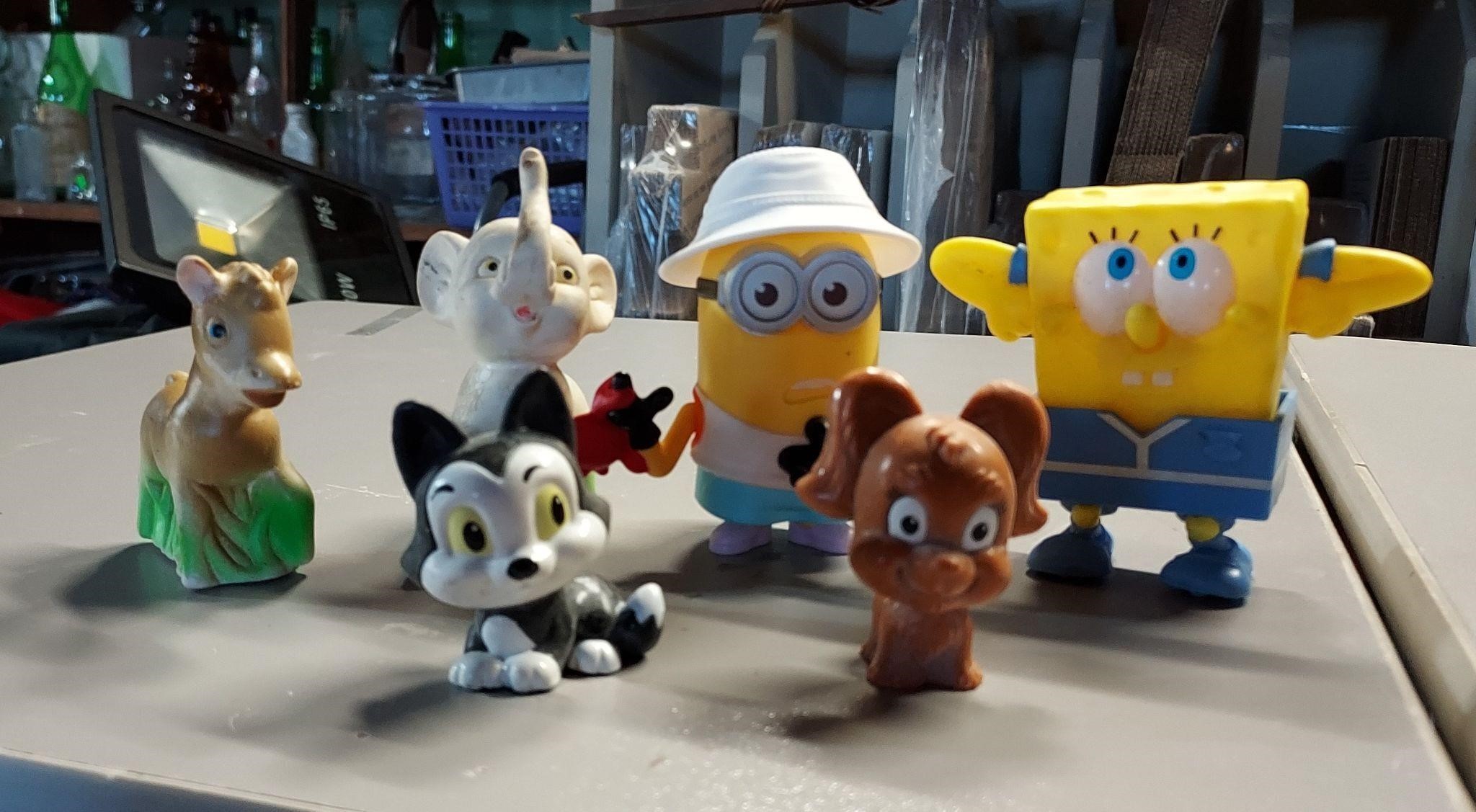 Spongebob Minions elephant cat  et toys