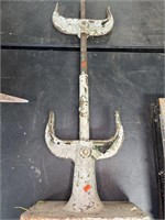 CAST IRON PIPE STAND