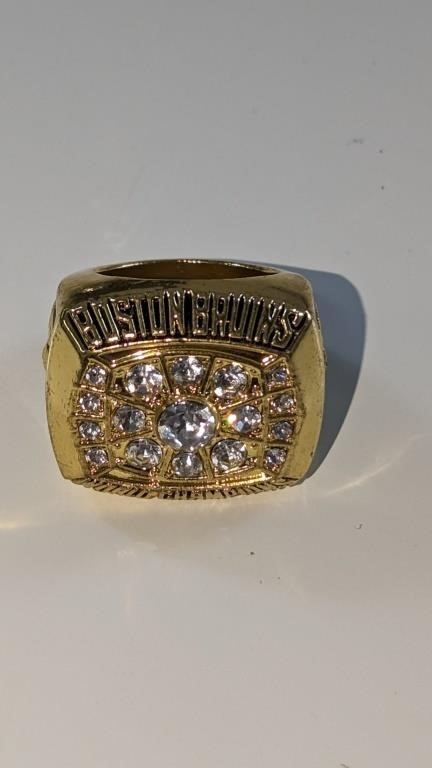 Boston Bruins Replica Stanley Cup Ring