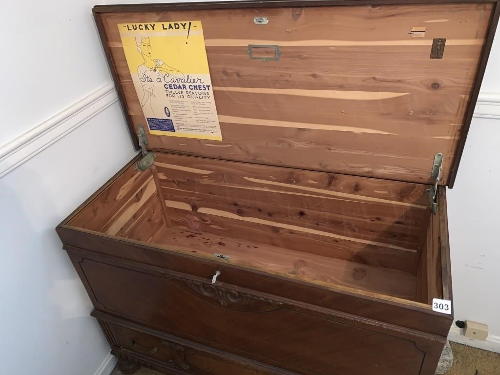 CAVALIER CEDAR CHEST WITH DRAWER ON BOTTOM & KEY