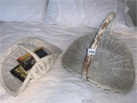 WICKER BASKETS WITH BOOKS