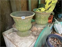 3 MATCHING PLANTERS AND OTHER POTS
