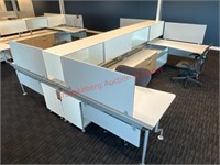 Steelcase 4 Station Cubical w/ 4 Chairs