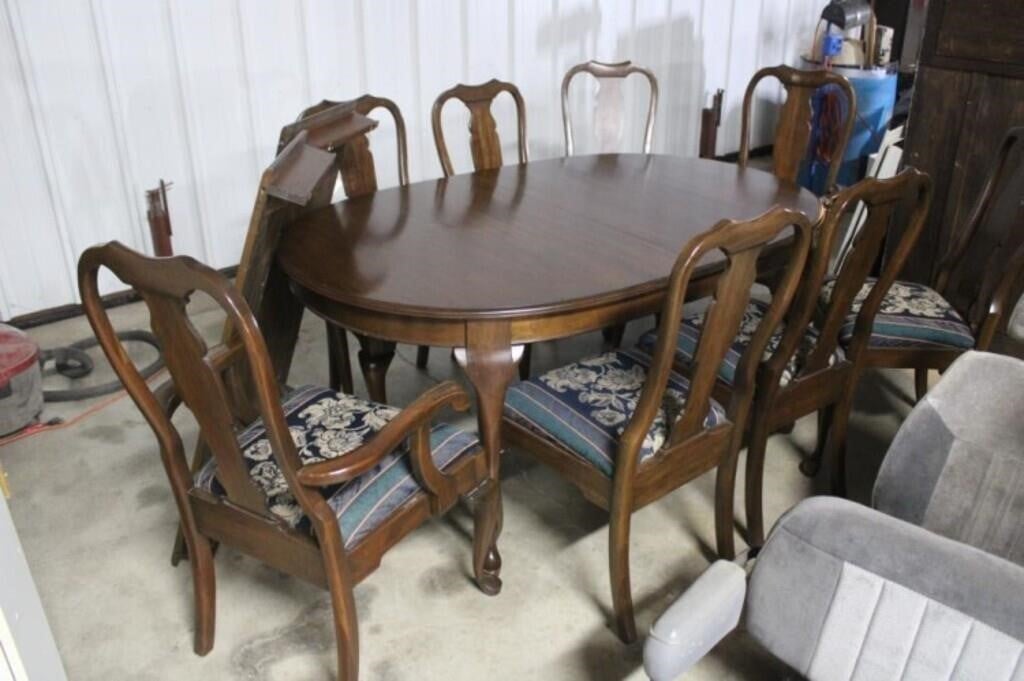 Queen Ann Wooden Dining Table & Chairs