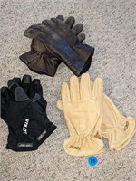 Utility & Leather Gloves Lot  (Living Room)