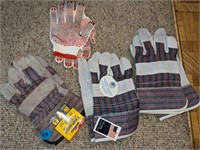 Work Gloves Lot  (Living Room)