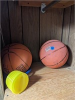 2 basketballs with pump (Office)