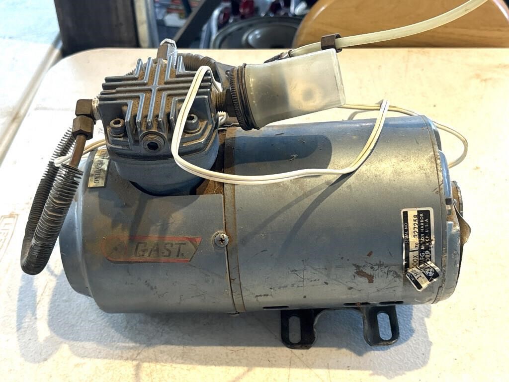 Gast Air Compressor (unknown working condition)