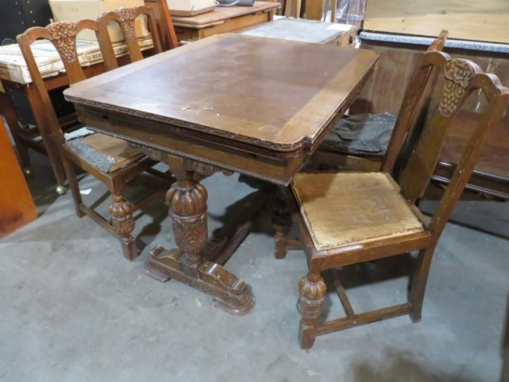 OAK DINING TABLE WITH 4 CHAIRS