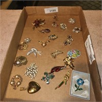 Vintage Costume Jewelry Broaches & Pins