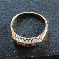 Lady' Gold Ring - marked 14K