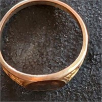 Lady' Gold Ring - marked 10K