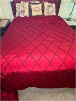 Believed To Be Queen Size Bedding(Bd2)