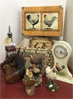 Country chicken/rooster decor lot includes a