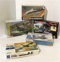 Lot of five model airplane kits - vintage to