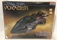 Vintage Star Trek Voyager model of Kazon