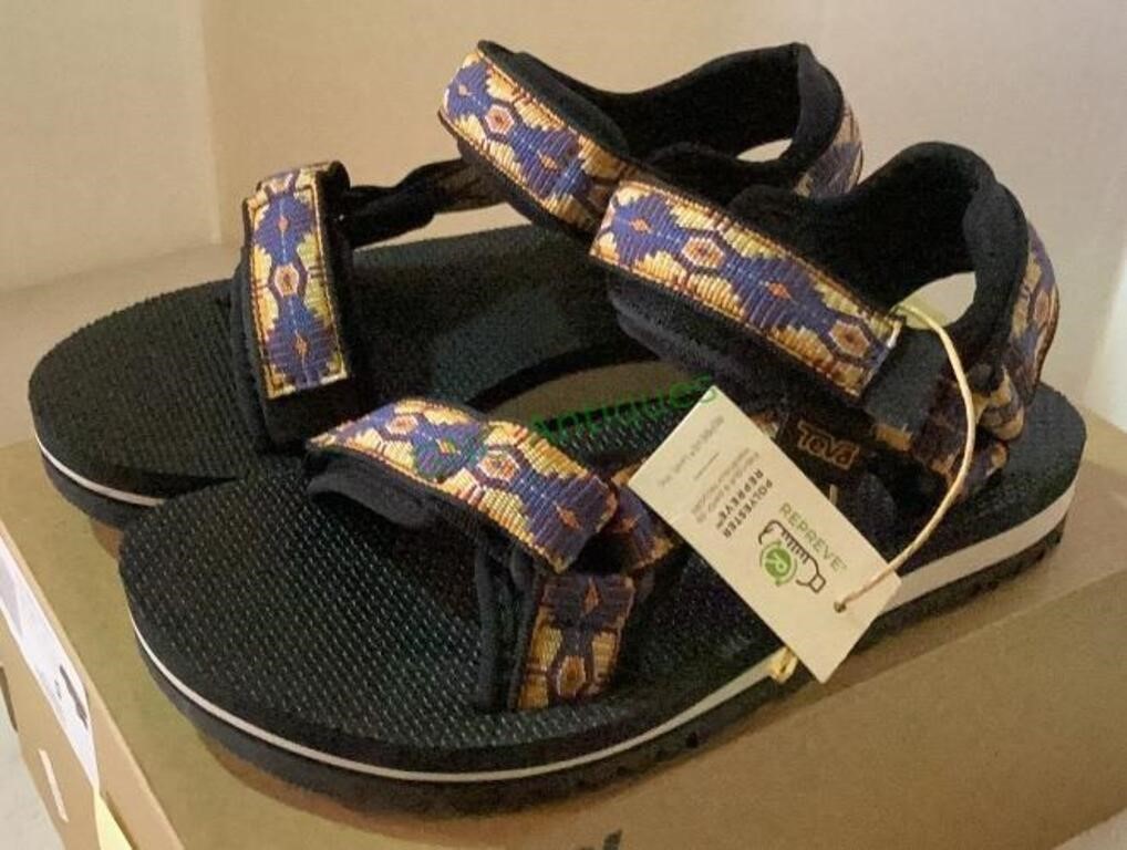 Teva brand velcro summer sandals size 5   1878