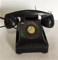 Antique direct wire/line telephone.   1733