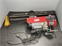 PITTSBURGH 880 LB REMOTE CONTROLLED ELECTRIC HOIST