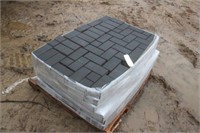 Pallet of Patio Pavers Approx 4"X8" & 4"X4"