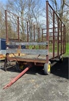 USED HAY WAGON WITH PEQUEA 606 RUNNING GEAR