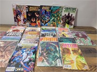 (26) Justice League Comic Books
