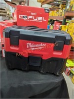 Milwaukee M18 packout 2.5 gal wet/dry Vacuum