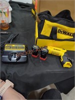 DeWalt 8v gyroscopic screwdriver kit