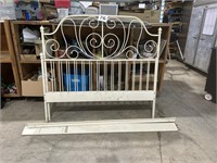 QUEEN IRON BED AND RAILS