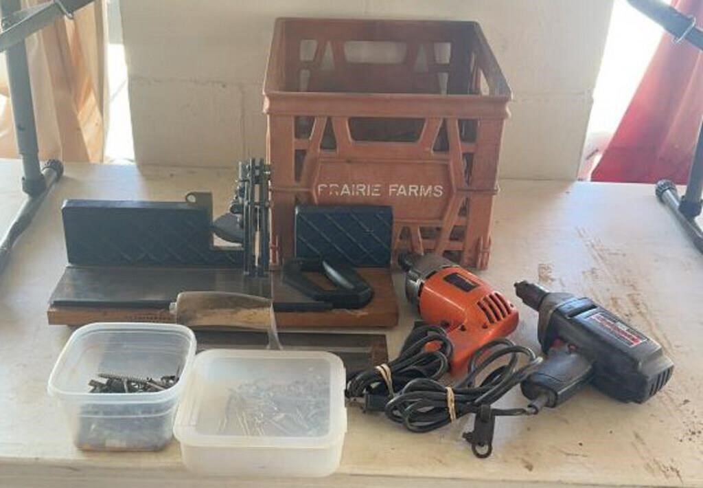 TOOLS & MORE W/CRATE