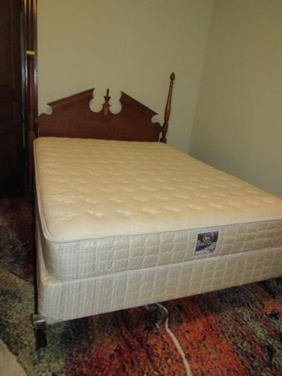 Queen Size Wood Bed