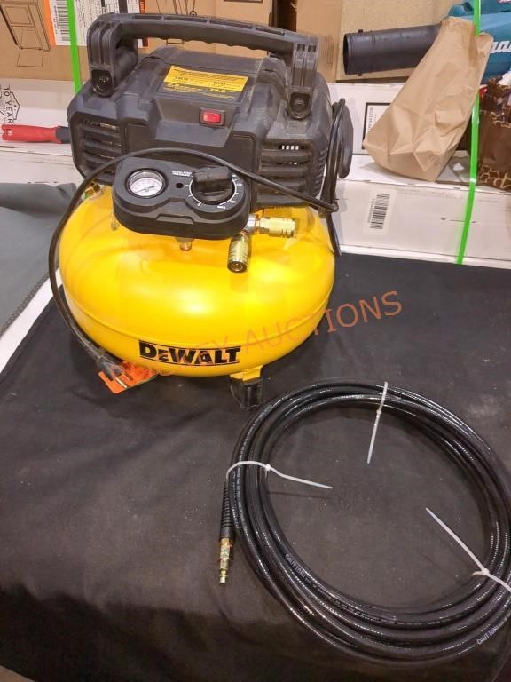 DeWalt nailer and compressor combo kit