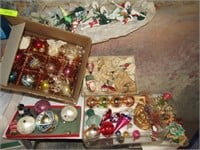 Vintage Christmas Group: Decorations, Lights, Etc.