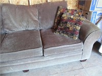 Rolled Arm Full Size Upholstered Sofa