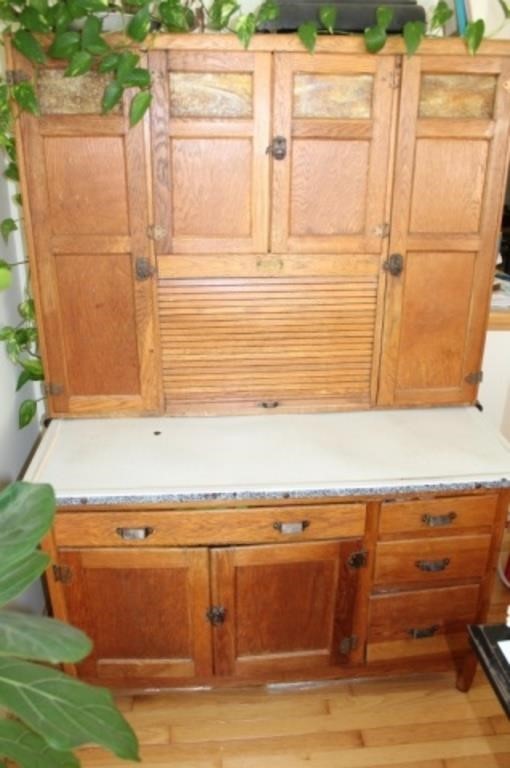 Antique Sellers Hoosier Cabinet w/Flour Bin