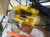 DEWALT SAW