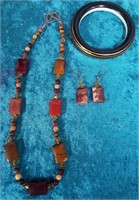 11 - MIXED LOT OF COSTUME JEWELRY (A142)