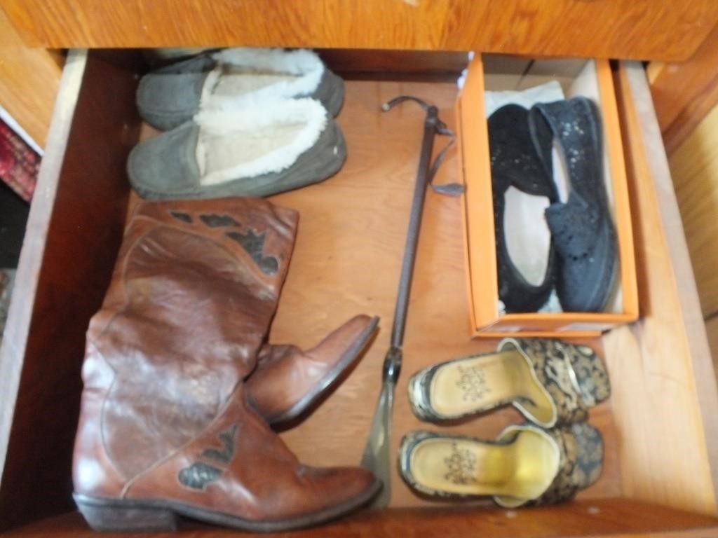 LEATHER COWBOY BOOTS SIZE 7 AND MORE
