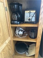 Mr coffee, toaster, kitchen miscellaneous