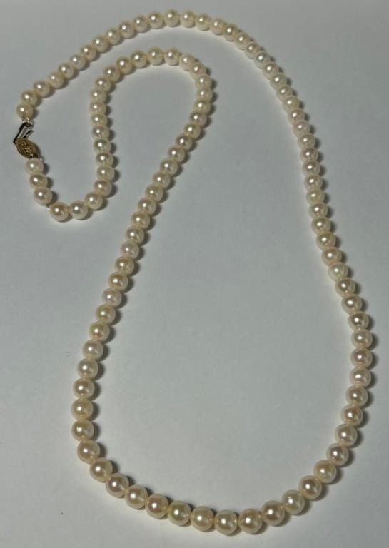 305 - PEARL NECKLACE W 14K GOLD CLASP (M18)