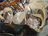 2 WICKER CHAIRS AND TABLE