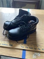 Men’s 9.5 steel toe boots