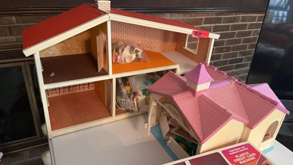 MY LITTLE PONY SHOW STABLE, DOLL HOUSE, & ACCESSOR