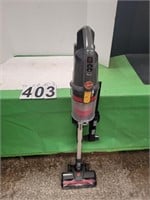 Hoover Vacuum Has Battery & Charger