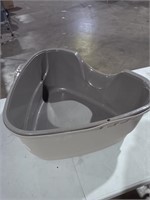 Triangular Litter Box With Lid