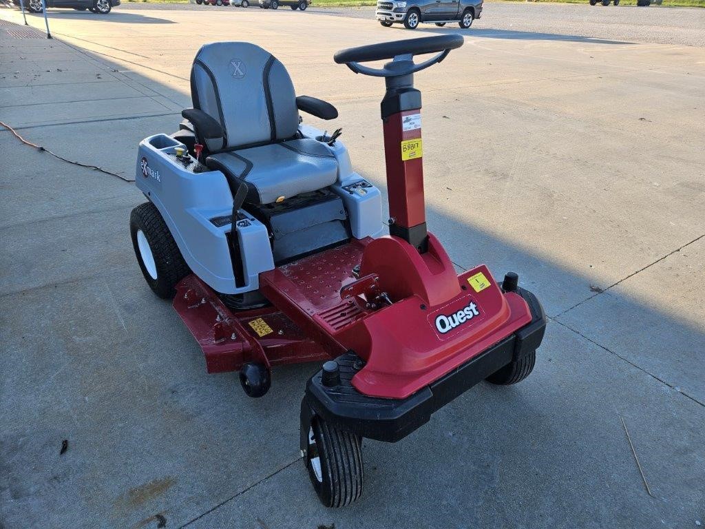 EXMARK QUEST RIDING LAWN MOWER WITH A 42" CUT.