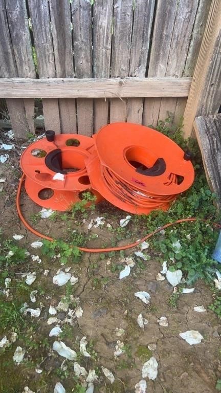 2 REELS AND EXTENSION CORD
